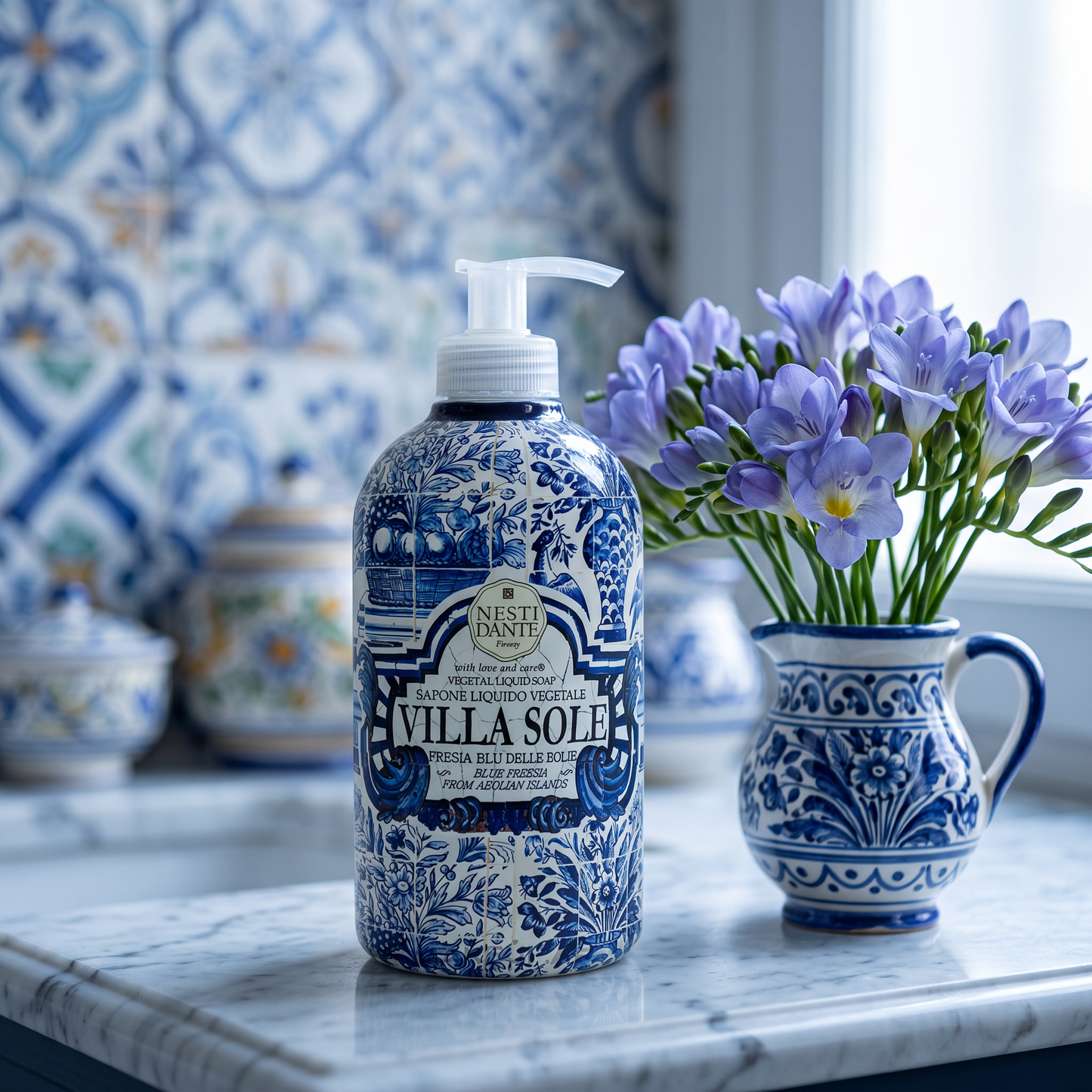 Nesti Dante Villa Sole Blue Freesia Liquid Soap 500ml | Fresia Blu delle Eolie