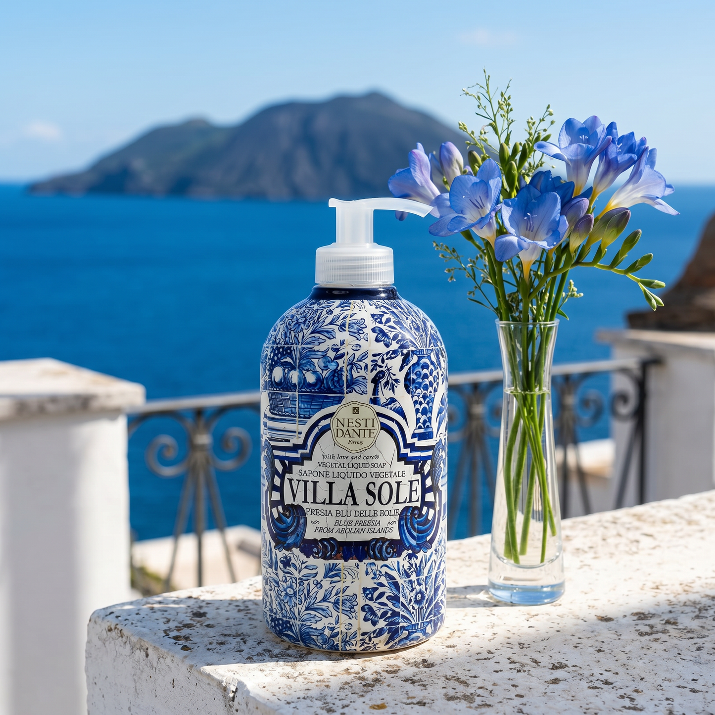 Nesti Dante Villa Sole Blue Freesia Liquid Soap 500ml | Fresia Blu delle Eolie